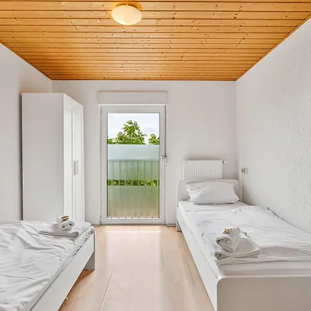 Guenstige Fuer Monteure In Suppingen-laichingen Tv,wifi,parking Apartmán *